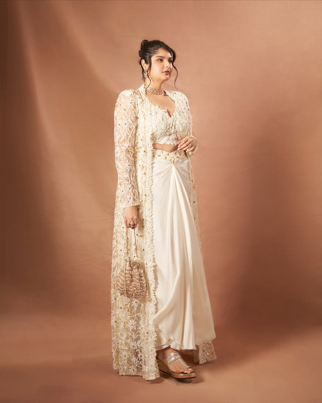 Anshula kapoor in Asaga