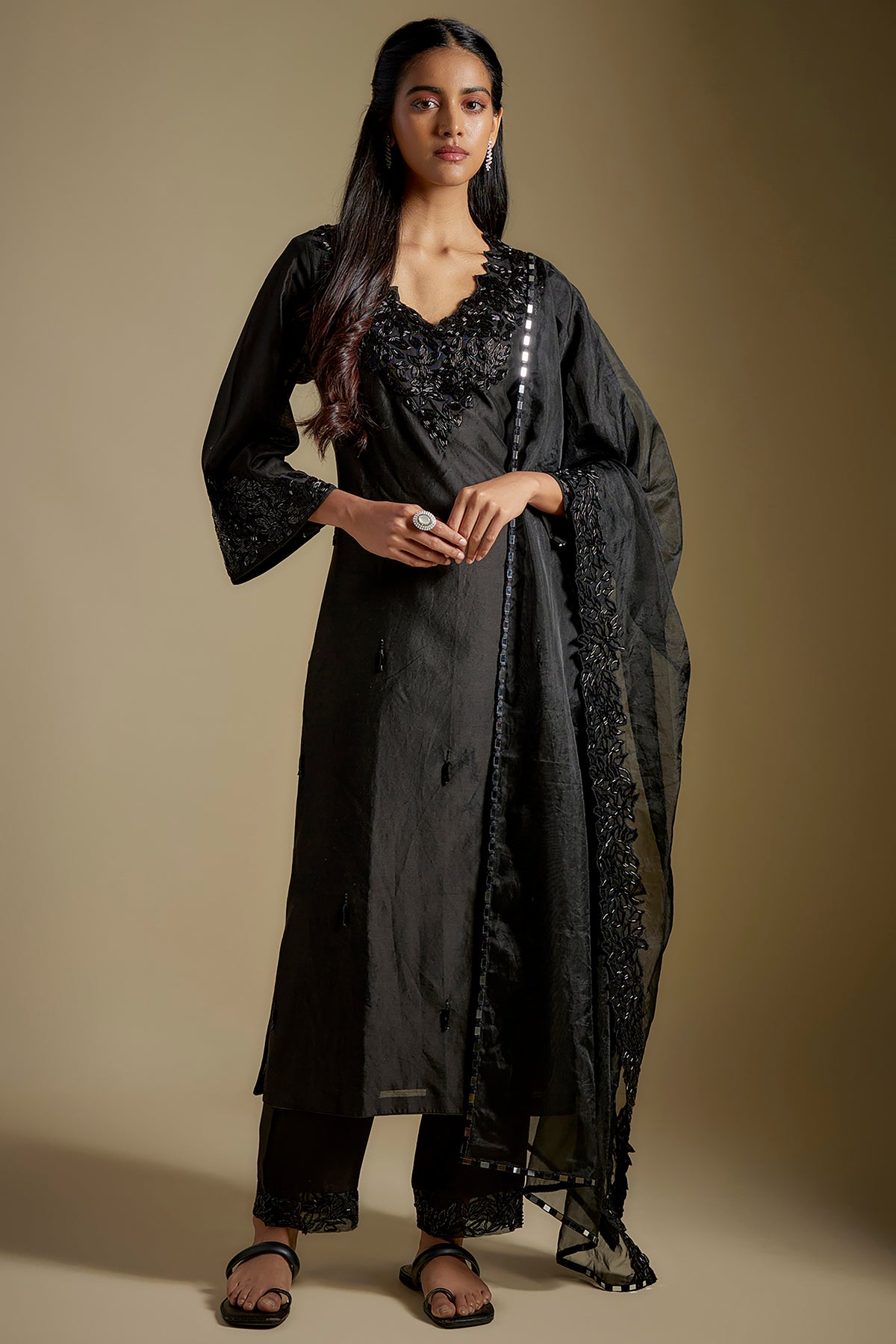 Velvoura Kurta Set